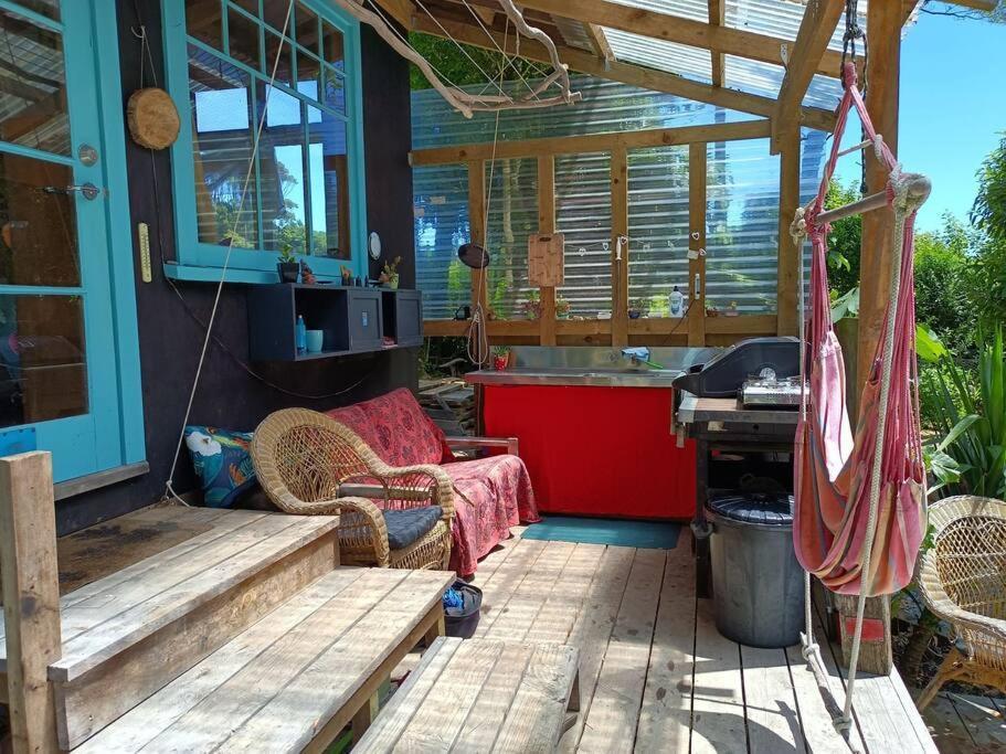 Gumboot Paradise Eco Stay Barrytown Eksteriør bilde
